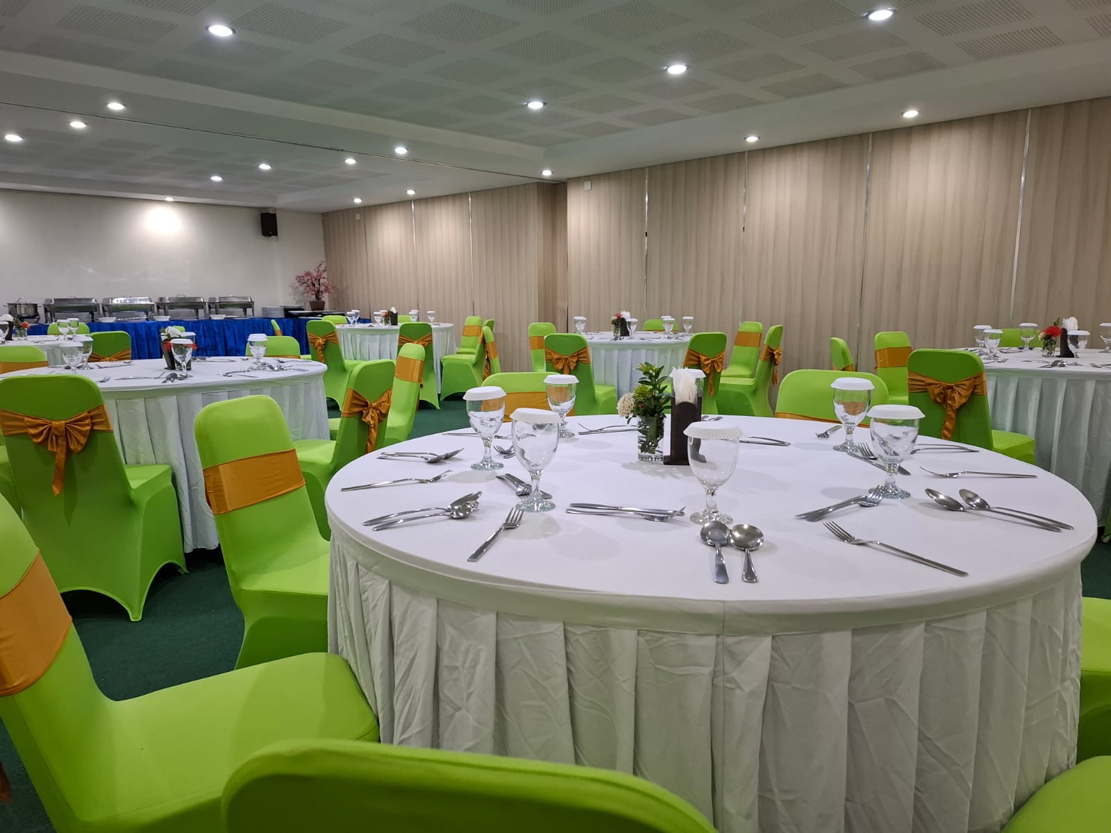 TABLE MANNER